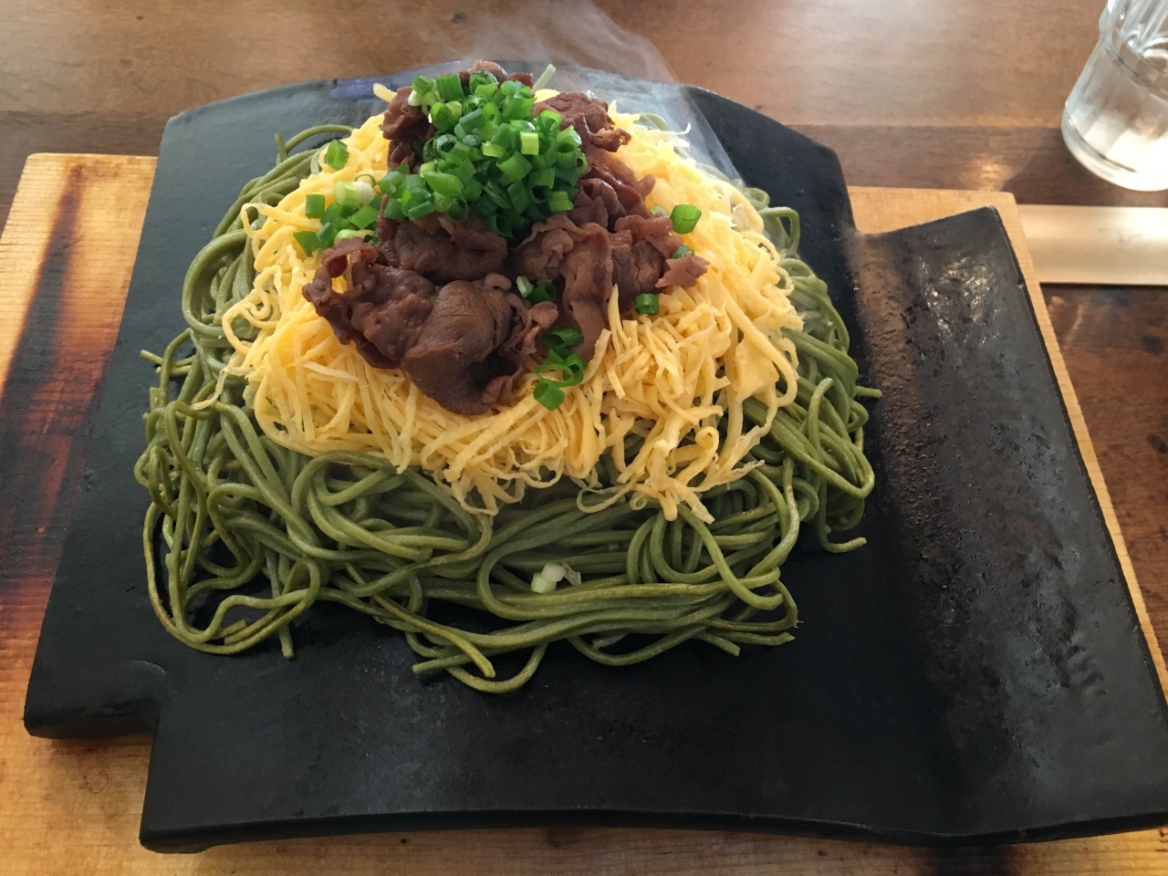 焼いて食べる茶そば