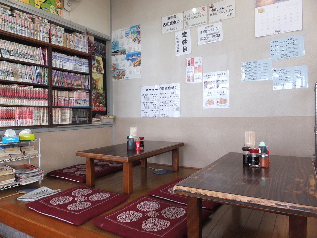 みなと食堂内観