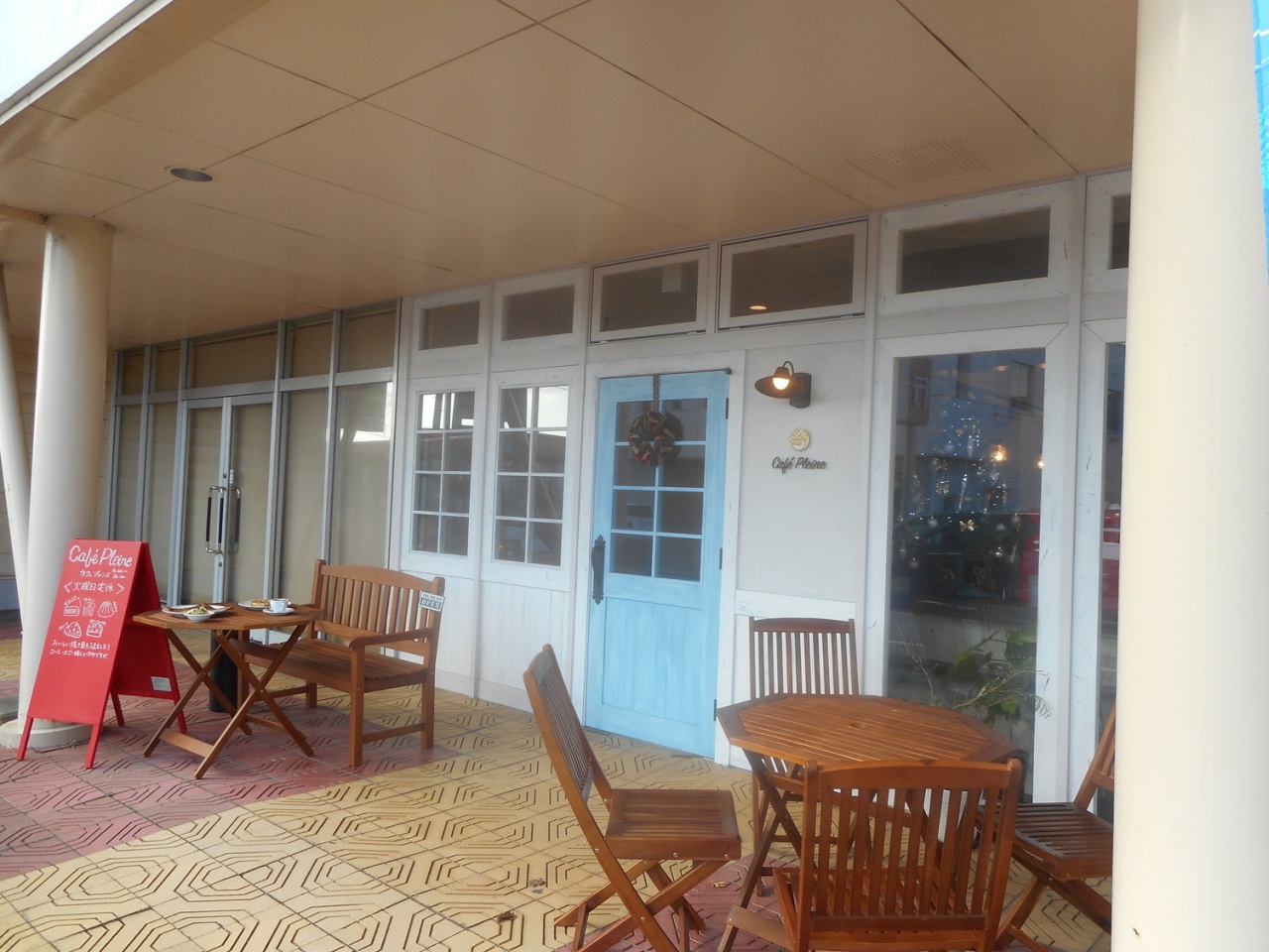 カフェプレンヌ外観